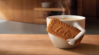 93年死磕一个味，年销56亿！这块饼干靠当“咖啡配角”，竟比主角还赚钱？